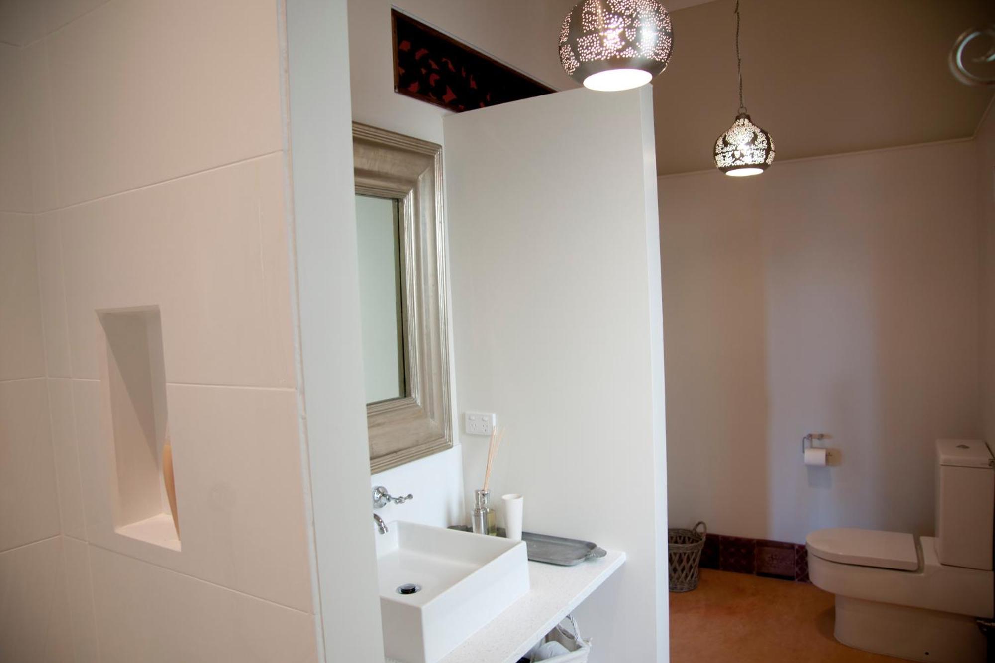 Shorebreak Studio Apartments Sapphire Beach Room photo